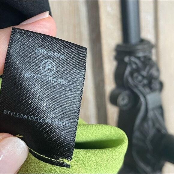 Robert Rodriguez Silk V-Neck Blouse size 4 - Picture 13 of 13